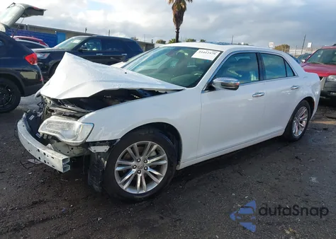 2016 Chrysler 300C z USA, uszkodzony, nr VIN 2C3CCAEG3GH175529
